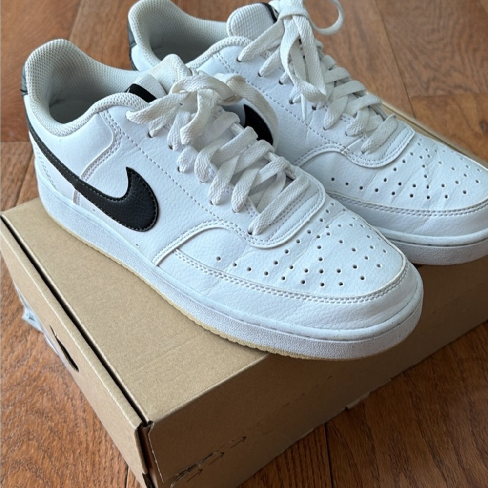 Nike Men's White and Black Court Vision low
